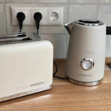 아파트 Alte Schule Vitzdorf Im Hamptons-stil Mit Grosser Terrasse! 페마른