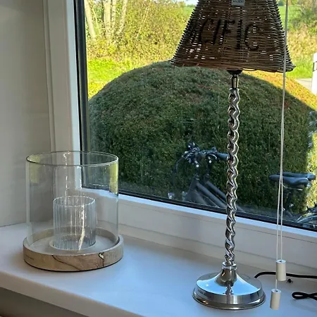 Alte Schule In Vitzdorf Im Hamptons-stil Mit Grosser Terrasse Und Strandkorb!